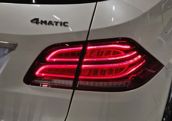 Mercedes-Benz GLE cena 184900 przebieg: 154000, rok produkcji 2018 z Jędrzejów małe 92
